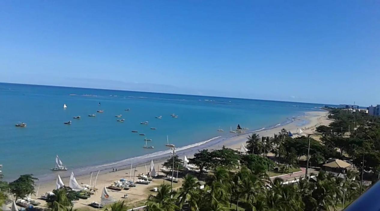Na Beira Mar De Pajucara- Edif Neo- Apartamento Quarto E Sala- Tem Varanda - Vista Lateral Do Mar- Rua Julio Plech Filho 60 Esquina Com Avenida Doutor Antonio Gouveia - Consumo Eletrico E Pago No Ckeck-Out 1Kwh E 1,35 Reias Maceió Exteriér fotografie