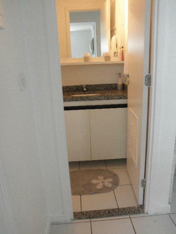 Na Beira Mar De Pajucara- Edif Neo- Apartamento Quarto E Sala- Tem Varanda - Vista Lateral Do Mar- Rua Julio Plech Filho 60 Esquina Com Avenida Doutor Antonio Gouveia - Consumo Eletrico E Pago No Ckeck-Out 1Kwh E 1,35 Reias Maceió Exteriér fotografie